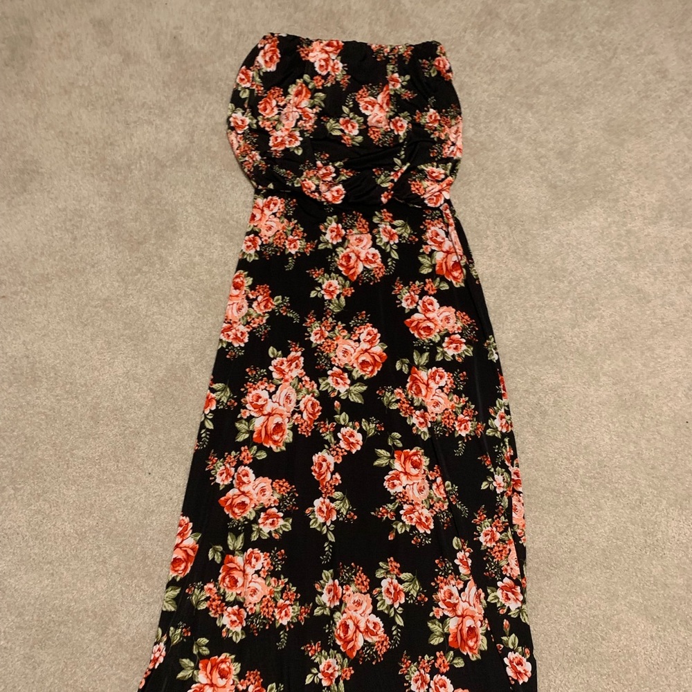$$$ Rose maxi dress by Brigitte Bailey ❤️